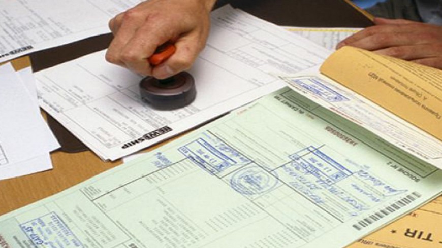 What customs documents are required in Spain