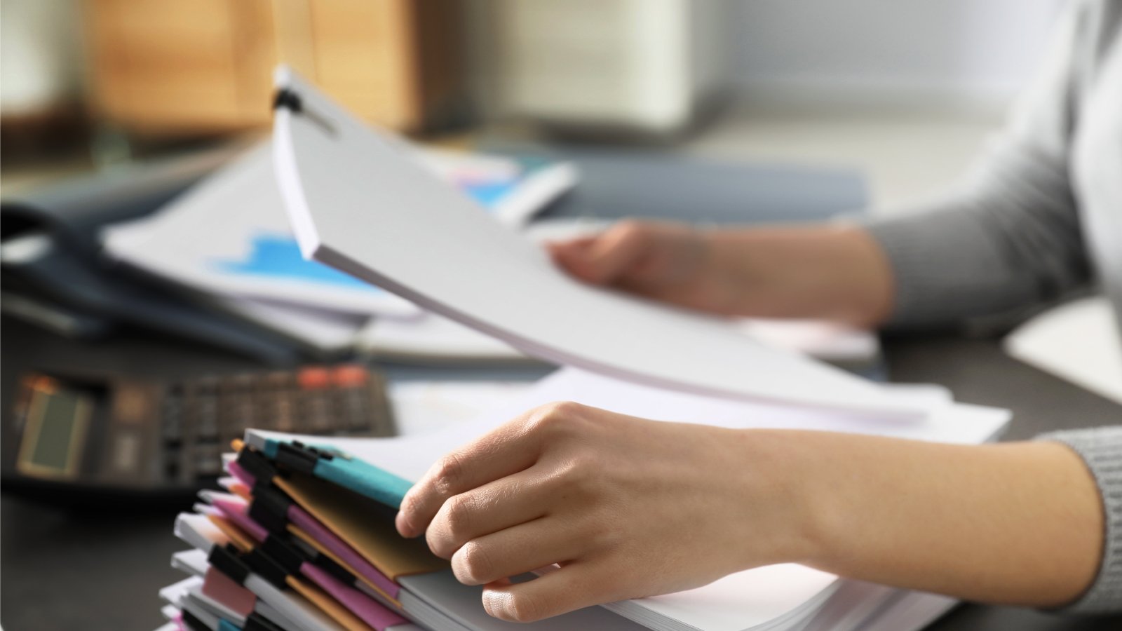 What documents are required to be prepared at the import and export checkpoints?