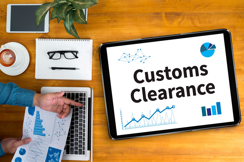 What documents are needed when declaring at the customs?
