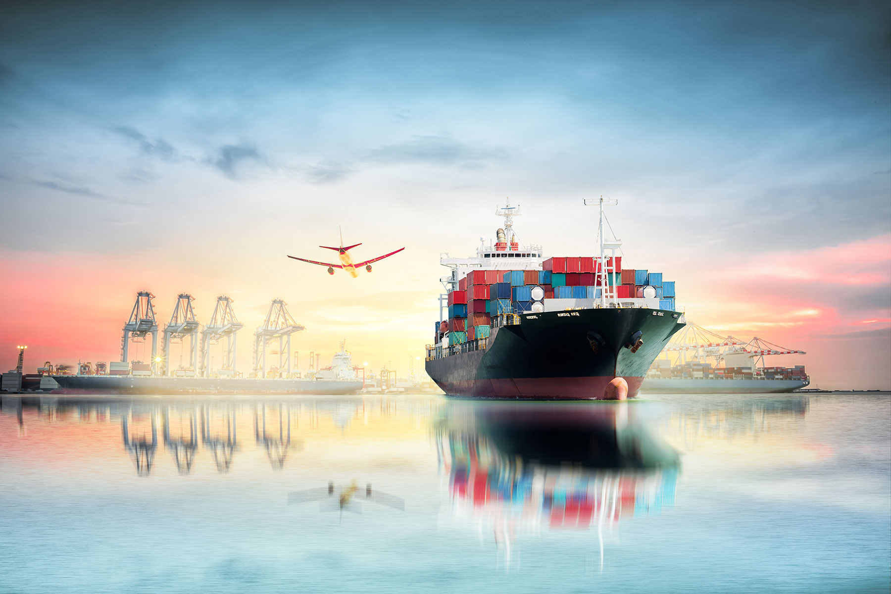 The main modes of transportation are: sea transportation and air transportation.