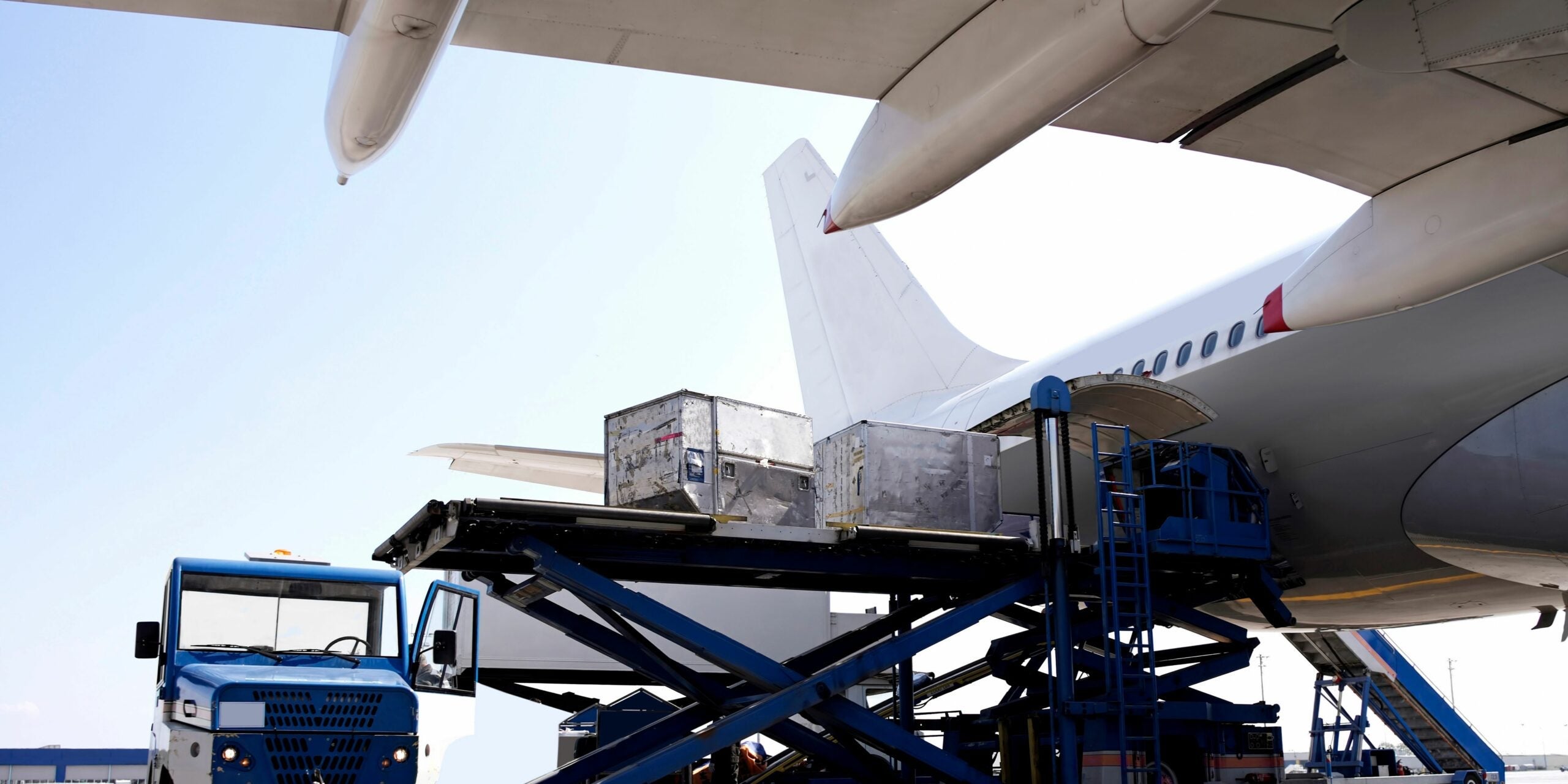 What Factors Influence Air Freight Rates from China to Europe?