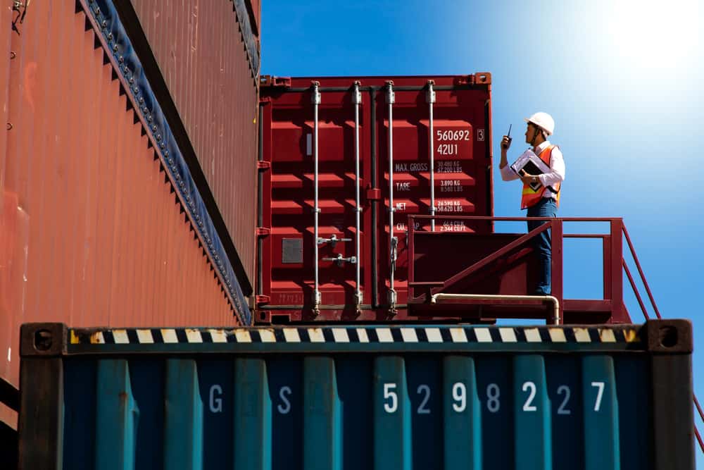 What Are the Main Ports and Routes for 40GP FCL Furniture Shipments?