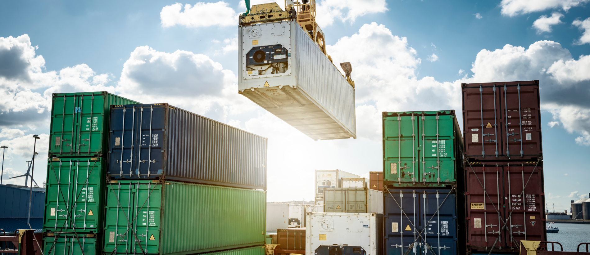 What Is 40HQ FCL and Why Is Demurrage Prevention Important for Medical Equipment?