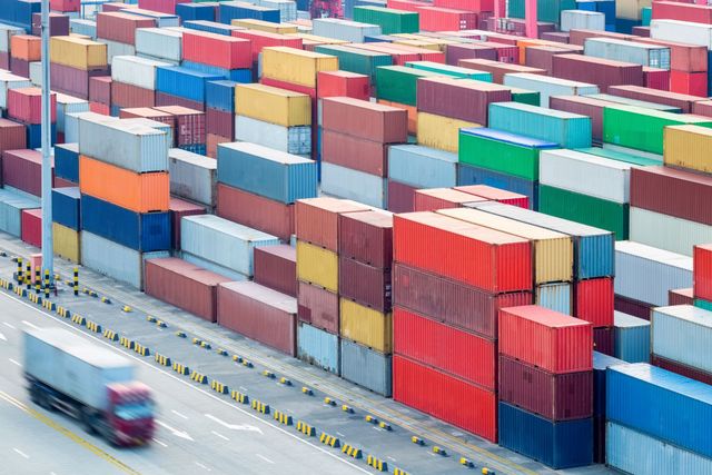 What Is Reefer FCL and Why Is It Used for Shipping Hardware Tools?