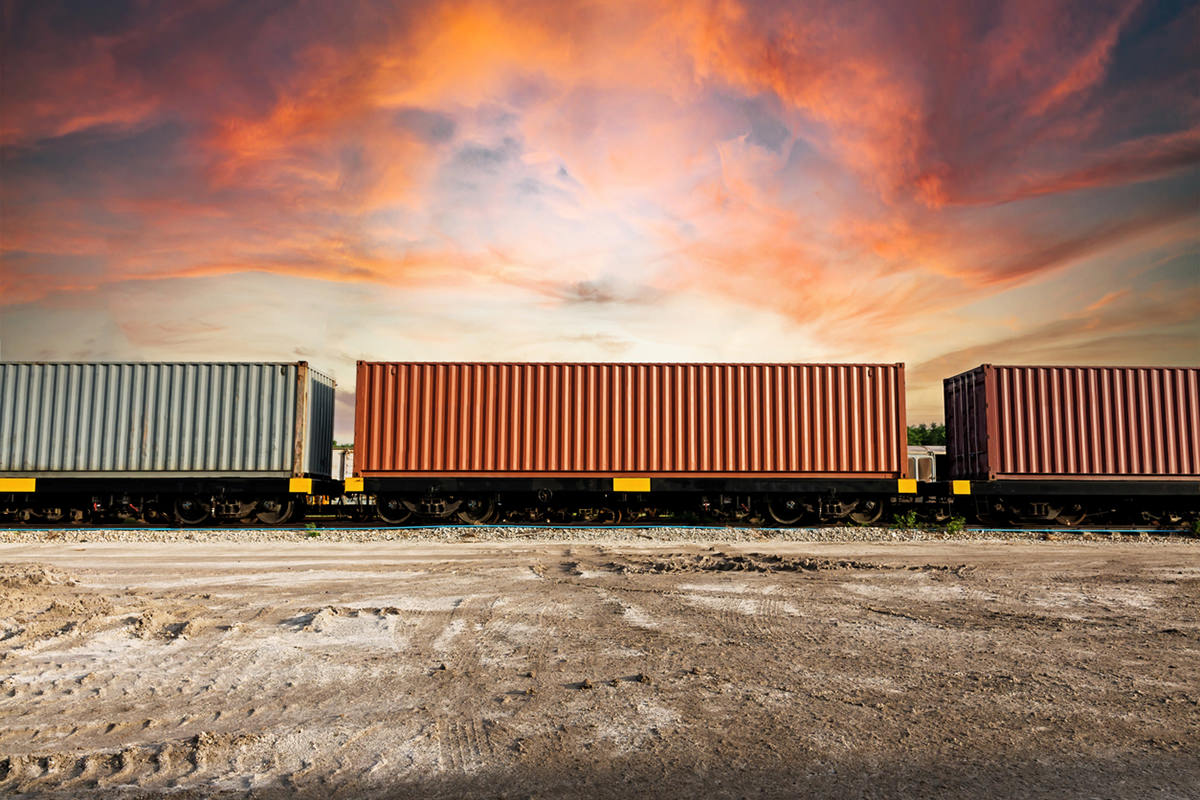 Why Is Flat Rack FCL Tracking Important for Textiles from China to California?